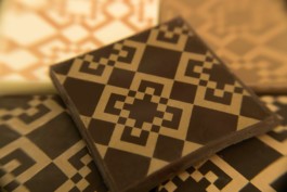 Marcal net Barcelona Century 101 Chocolate CloseUp 03077 1920
